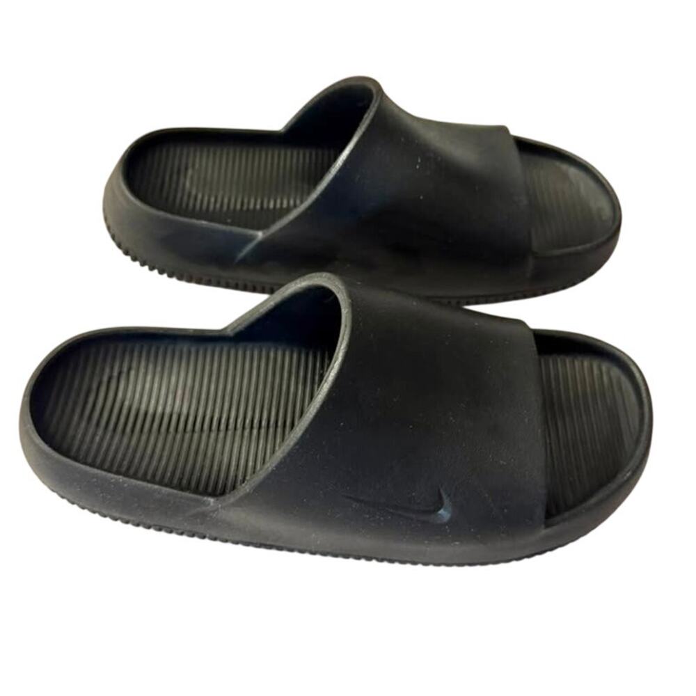 Nike Women’s CALM SLIDE, Slip On Sandal in Black Black Size 7.5